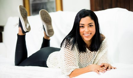 Czarny facet z ratusza rucha się po szkole z uroczą studentką