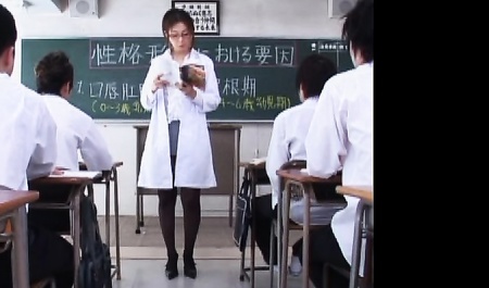 Gangbang z azjatyckim nauczycielem