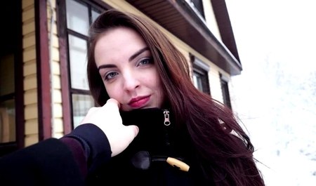 Zamiast gry w bilard Francuz bawi się z Rosjanką w dupę dużym kutasem