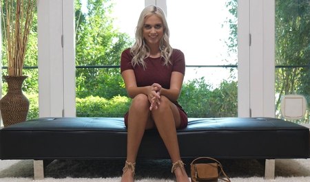 Międzyrasowy seks blondynki z czarnym mężczyzną na castingu w domu