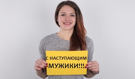 Ładna dziewczyna z Pragi obciąga agentowi kutasa i odbywa z nim stosunek w studiu erotycznym