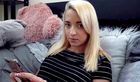 Rano złapałem moją blondynkę sąsiadkę i uprawiałem z nią seks