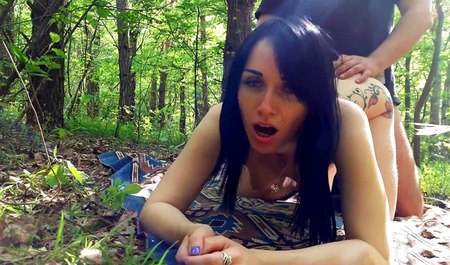 Zwabił swoją dziewczynę do lasu zbierając zielnik i pieprzył dziewczynę wytryskiem w cipce