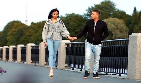 Para z Petersburga zamiast całować się na ulicy, rucha się w dupę w mieszkaniu faceta