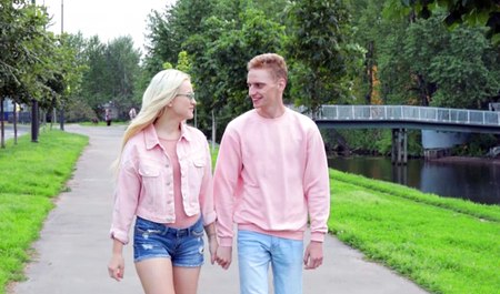 Próbowałem pickupa z piękną dziewczyną i uzależniłem się od niego