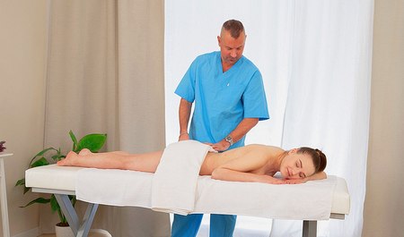 Leo Casanova przekwalifikował się na masażystę, ale nic się nie zmieniło...