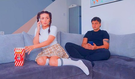 Zdarzyło mi się pieprzyć moją przyrodnią siostrę, kiedy rozmawiała ze swoim nowym przyjacielem