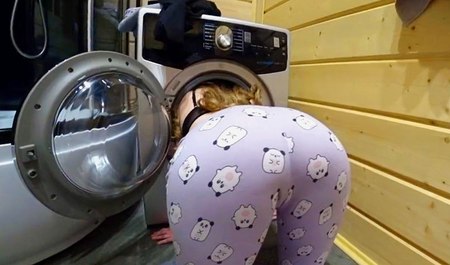 Uratował swoją przyrodnią siostrę z elektronicznego niewolnictwa i porządnie ją zerżnął