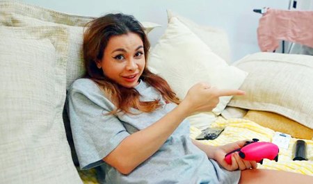 Losley Lips zasadziła trawę i nawet udało jej się zapalić.