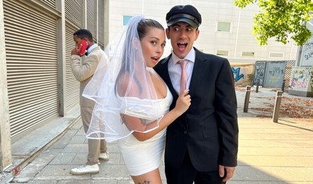 I nie jest źle, gdy kierowca zastępuje męża panny młodej Yae Triplex