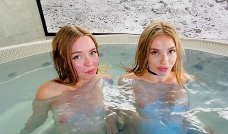 Lis Evans i jej przyjaciółka poszły do sauny i wpadły na męskie kutasy, czego nigdy nie żałowały