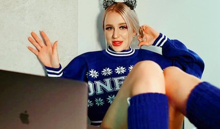 Najpierw pieprzy lalkę, potem macochę...