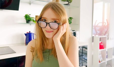 Prezerwatywa pękła, a moja siostra niedługo wróci...