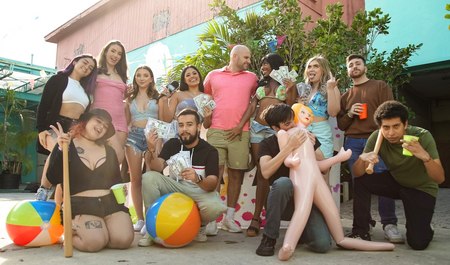 Ale czego ludzie nie zgodziliby się zrobić dla pieniędzy…