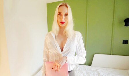 Za zniżkę na sprzedaż mieszkania rucham bardzo ładną pośredniczkę w handlu nieruchomościami