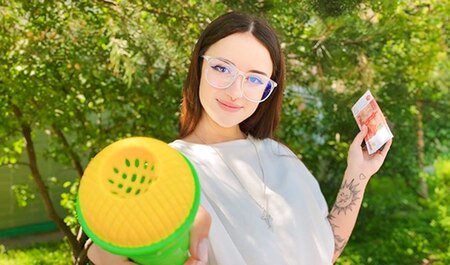 Seks w prezencie od blogerki w lesie...