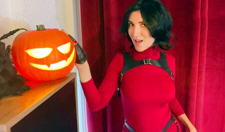 Przyzwyczailiśmy się do pieprzenia prawdziwych kobiet, ale tutaj, w Halloween, okazuje się, że to jakiś żart...