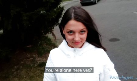 Piękność poznaje początkującego reżysera i pieprzy się z nim