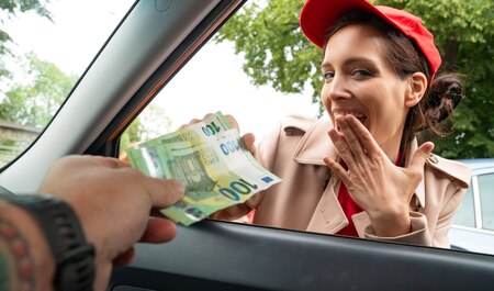 Познакомилась с пикапером и за деньги занялась с ним сексом...