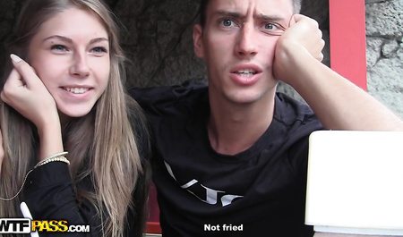 Ostry domowy seks małżeństwa w niedzielny poranek