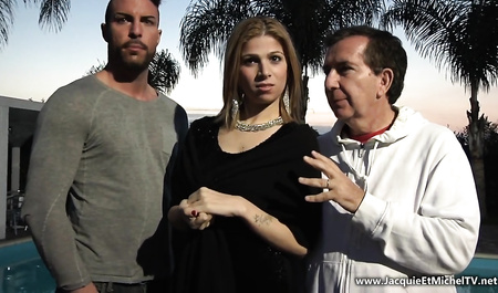 Francuscy swingersi z łatwością uwodzą piękną Deborah do szalonego seksu grupowego